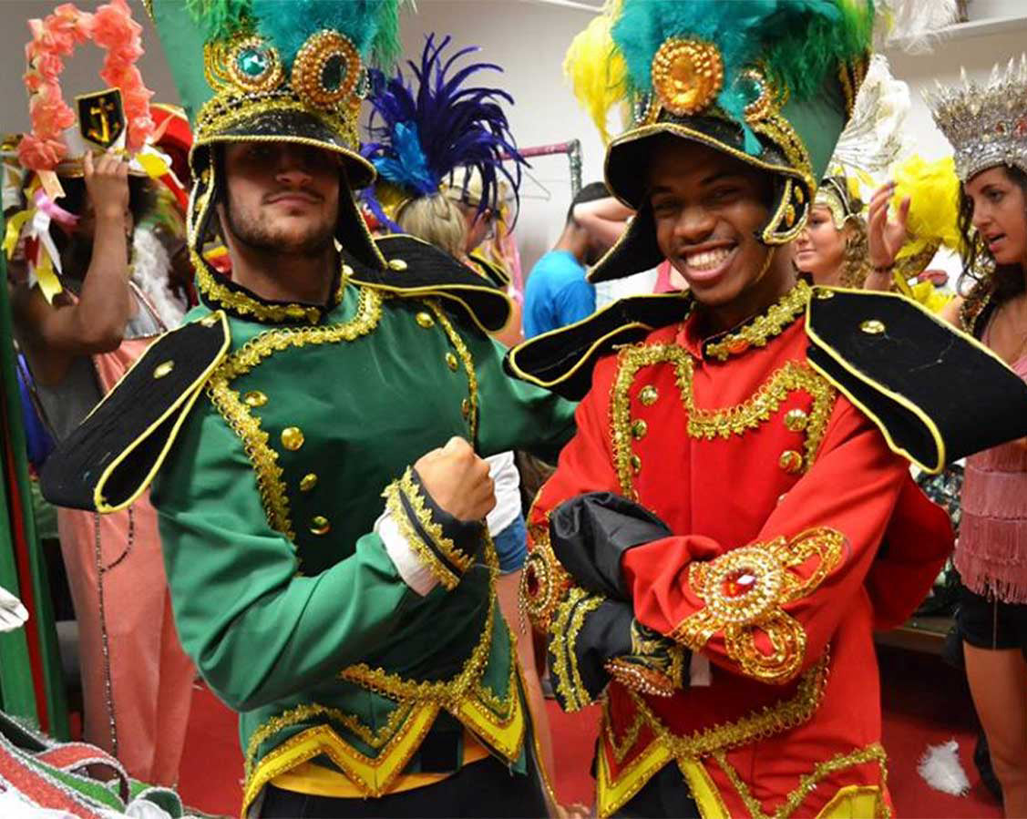 Visite privée des coulisses du carnaval avec cours de samba